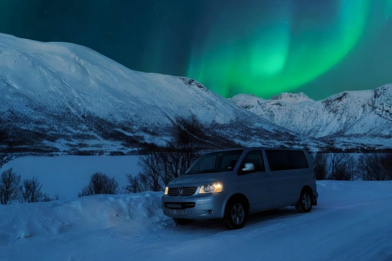 Tromsø: Private Aurora Chase: Personalized Hunt with a Local Group of 1-4 Guests