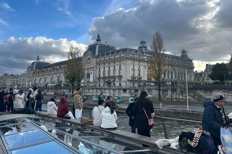 Paris: 1-Hour Seine Cruise departing from the Eiffel Tower