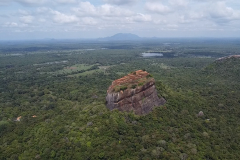 Sigiriya Dambulla Minneriya Safari Excursão de 1 dia em particularRecolha nos hotéis de Kandy ou Matale