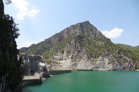 Alanya: tour en barco por el Cañón Verde con almuerzo y refrescos