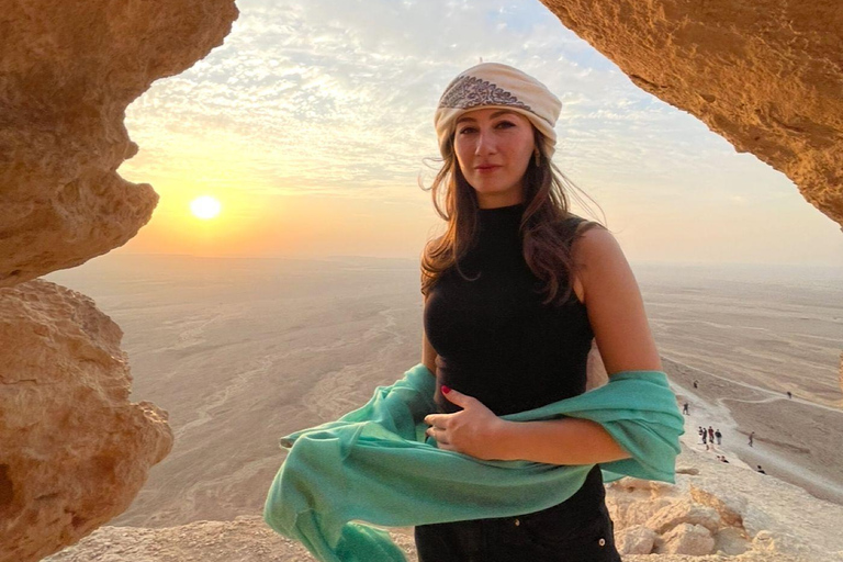 Riyadh: Edge of the World Tour with Snacks and Coffee