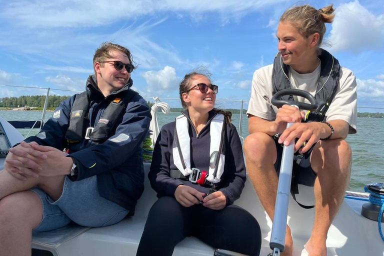 Helsinki: 3-Hour Sailing Course with Professional Skipper Helsinki: 3-Hour Sailing Course