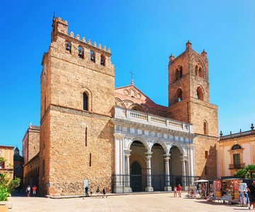 From Palermo: Round-Trip Shuttle Van or Bus to Monreale