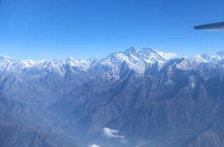 Luxusflug über den Himalaya & Tagestour zu Kulturerbestätten ab Kathmandu