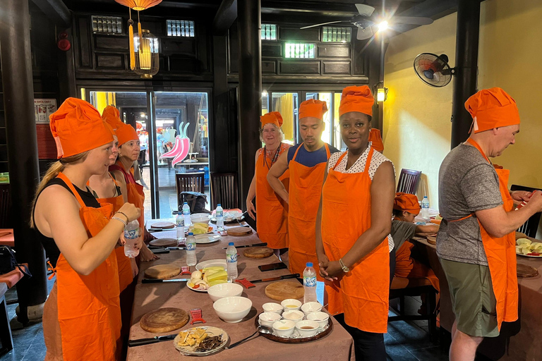 Hoi An: Cooking Class with Exploring Hoi An Market Morning Cooking Class