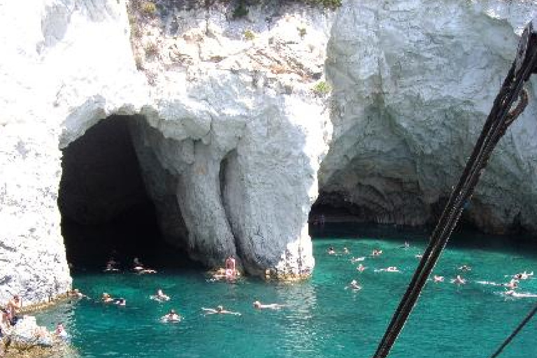 Zakynthos Cruise Ship Tour: Shipwreck, Blue Caves & Xigia
