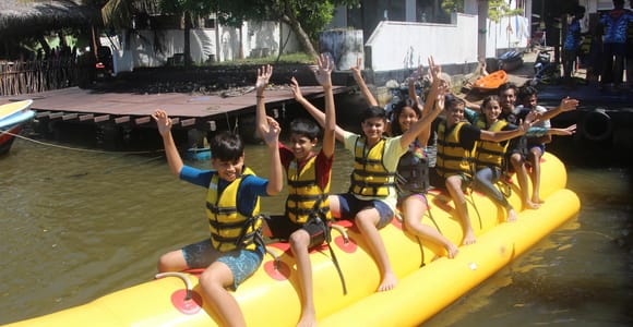 Bentota: Fun Banana Boat Ride with Ocean Splashes