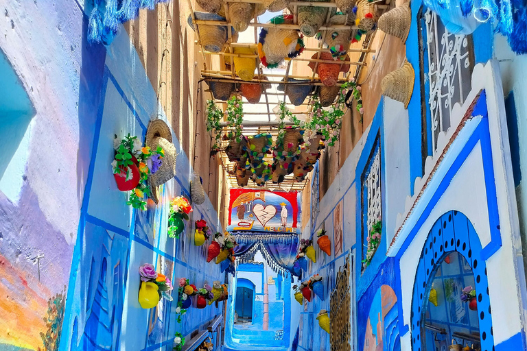 Tangier : 6-Days Tour To Marrakech Via Chefchaouen & Desert