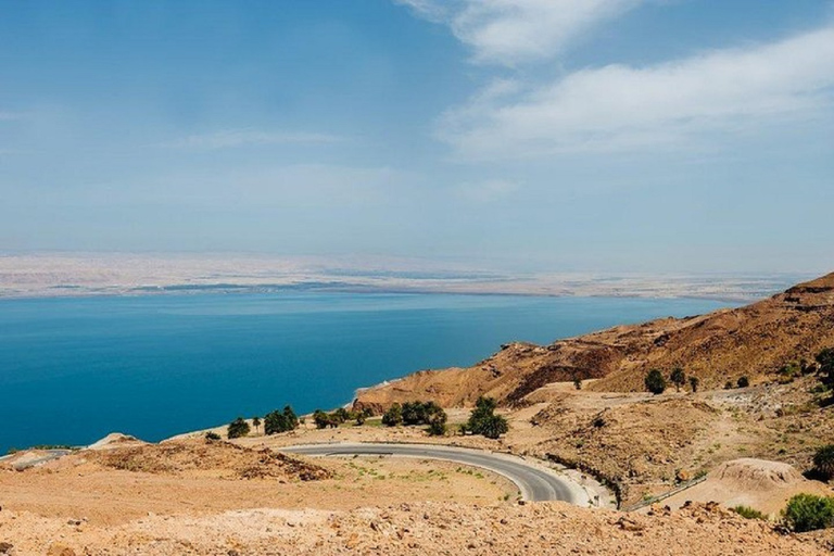 Excursión de un día a Ammán - Madaba - Monte Nebo - Mar MuertoAmmán-Madaba-Monte Nebo-Mar Muerto Excursión de un día en minibús 10 pax