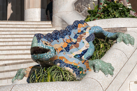 Barcelone et le Parc Güell : Visite d&#039;une demi-journée privée avec prise en chargeBarcelone et le Parc Güell : Visite privée d&#039;une demi-journée avec prise en charge