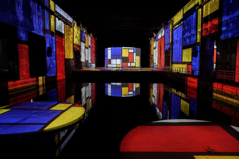 Bordeaux: Les Bassins des Lumières Immersive Ausstellung