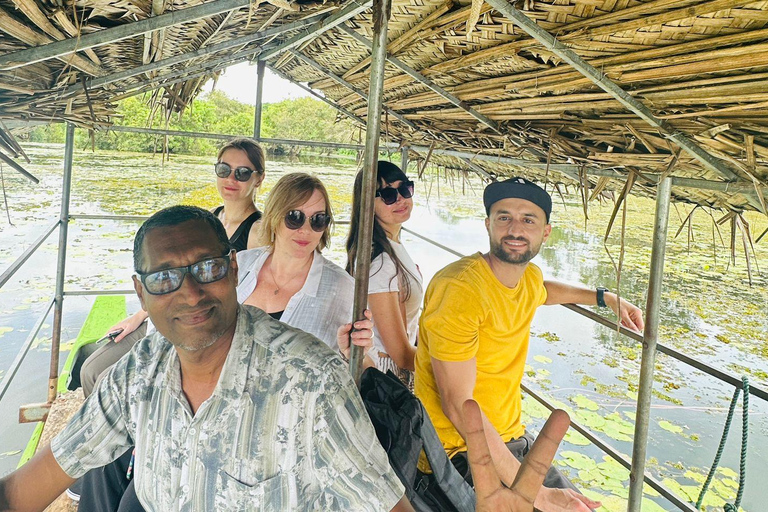 Kandy: Sigiriya, Dambulla och en dagsutflykt på bysafariKandy: Sigiriya, Dambulla, and Village Safari Day Trip