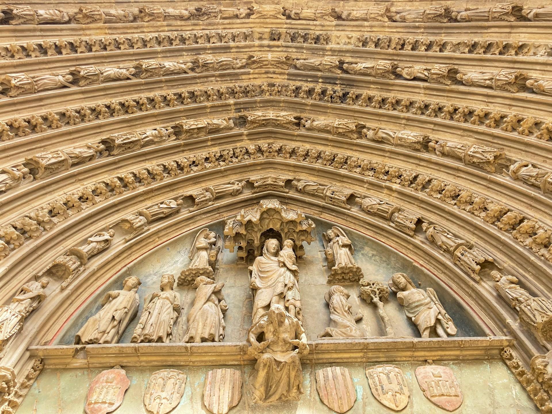 Sightseeing-Tour durch Huesca: die wichtigsten Sehenswürdigkeiten der Stadt