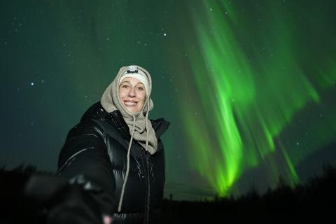 Rovaniemi: Coffee under Northern Lights & Professional Photo