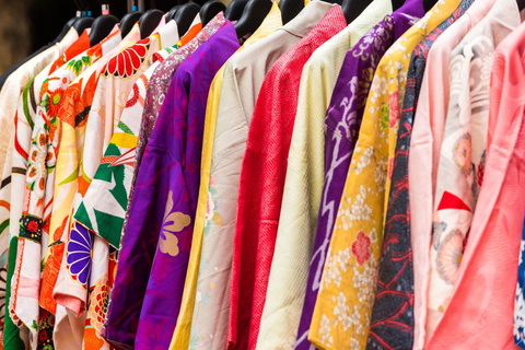 Hiroshima: Experience Japanese kimono by renting it
