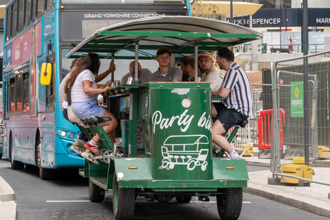 Leeds: Beer Bike Tour with Drinks and Music