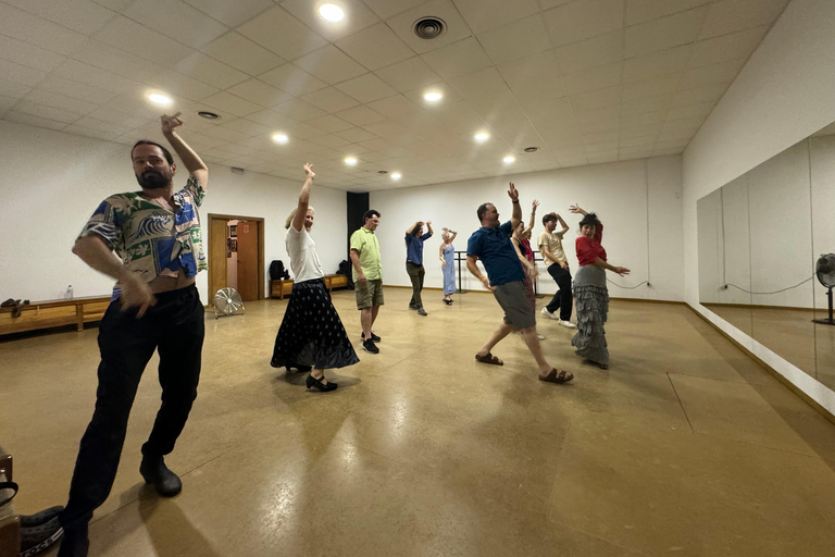 Seville: Enjoy a class of approach to flamenco