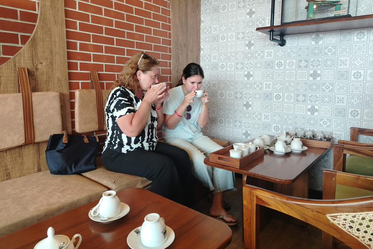 Colombo: Private Tuk-Tuk City Tour with Meal and Guide