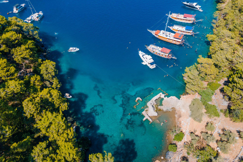 Marmaris to Fethiye: 4-Night Premium Gulet Cruise with A/C