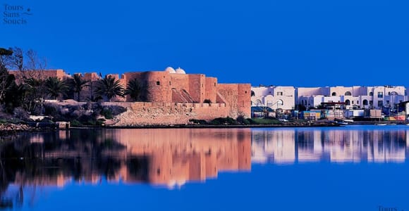 Djerba 2-Day Package: Island Tour & Pirate Boat Cruise with Transfer