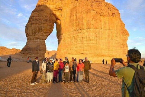 Al-'Ula: Hegra Winter's Edge e spedizione al tramonto nabateoAlUla: Hegra Winter's Edge &amp; Nabataean Sunset Expedition