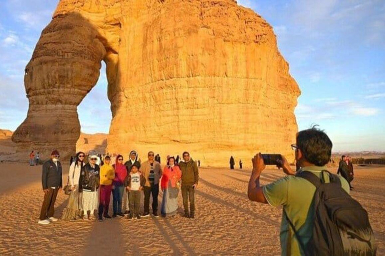 Al-'Ula: Hegra Winter's Edge e spedizione al tramonto nabateoAlUla: Hegra Winter's Edge &amp; Nabataean Sunset Expedition