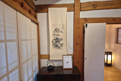 Seoul: Bukchon Hanok Village, Korean Tea Ceremony & Dessert