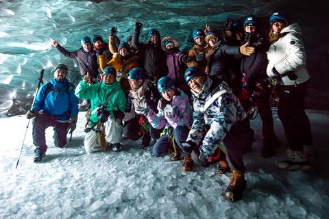 من جوكولسارلون: جولة كهف الجليد الأزرق في فاتناجوكولFrom Jökulsárlón: Vatnajökull Glacier Blue Ice Cave Tour