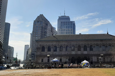 Un viaggio nel tempo: un tour a piedi o in auto di Boston