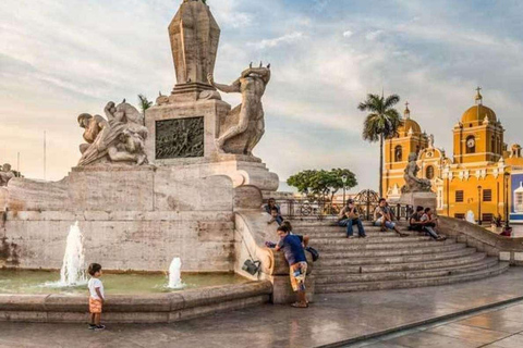 Autobus turistico Mirabus a Trujillo