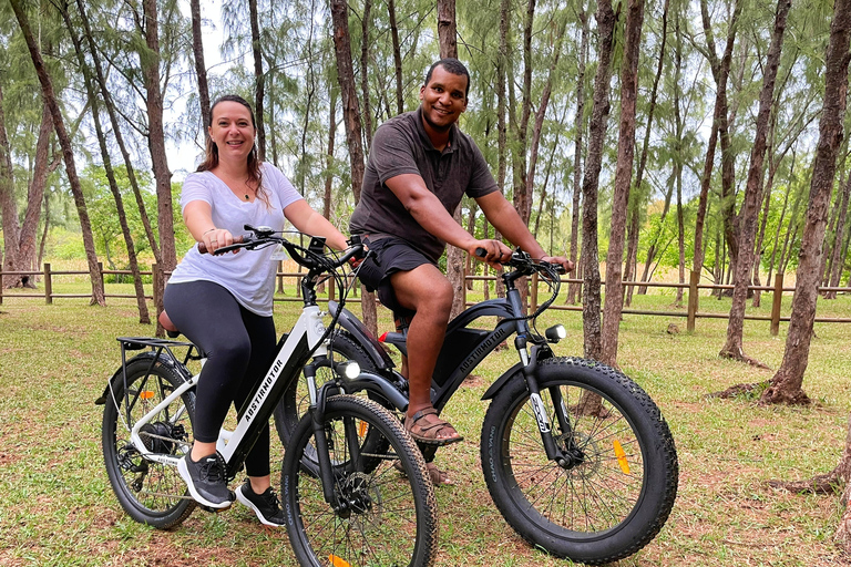 Autentyczna wycieczka z przewodnikiem na rowerze elektrycznym po północnym wybrzeżu