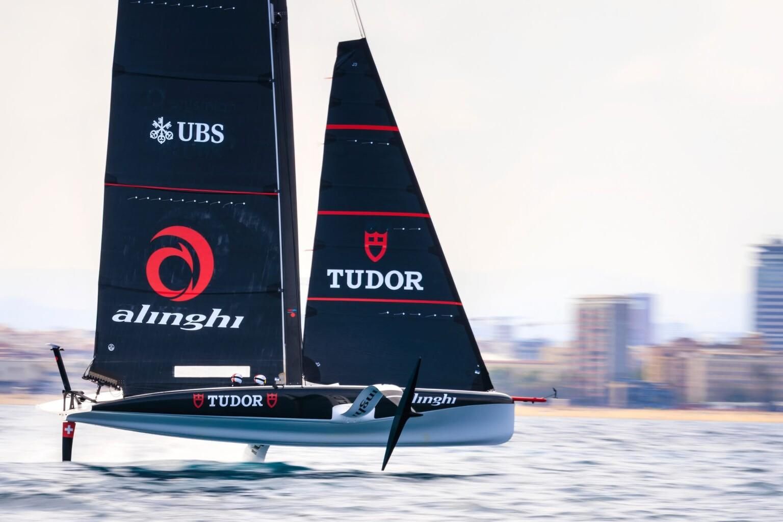 Cagliari: Louis Vuitton America's Cup auf dem Meer