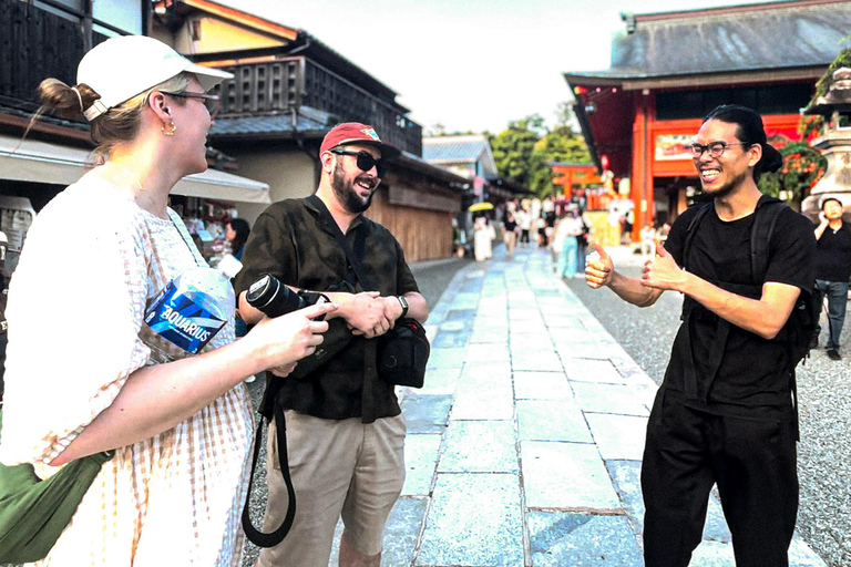 Kyoto: Fushimi Inari Night Walking Tour with Guide Kyoto: Mystical Fushimi Inari Night Walk with Pro Guide