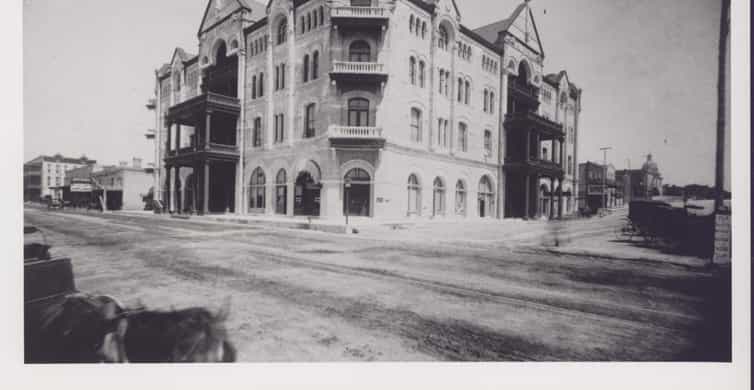 Austin: Morning History Walking Tour of Downtown Austin photo 15