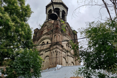 Tbilisi: tour a piedi serale della città vecchiaTbilisi: tour a piedi serale nella città vecchia