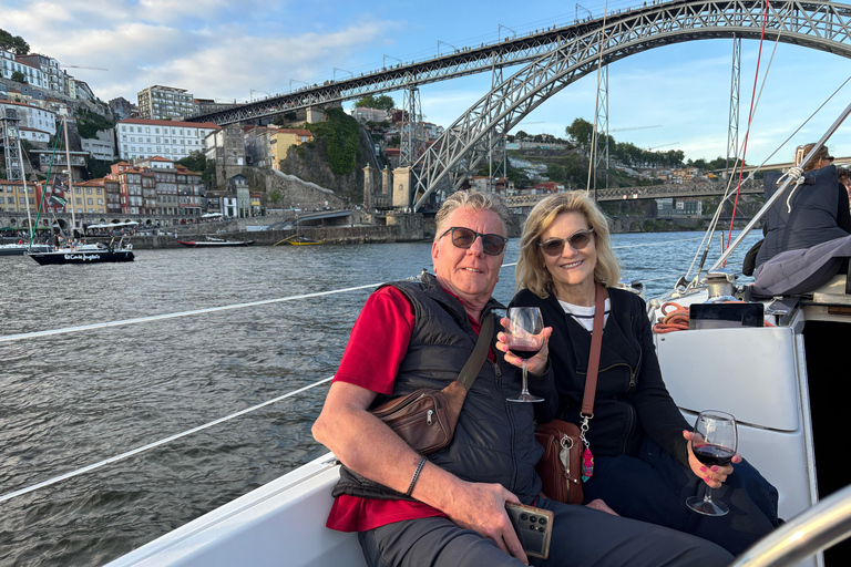 Porto: Tocht op een zeilboot gedeeld of privé (Sunset Option)Porto: Privétour op een zeilboot (ZONSONDERGANG OPTIE)