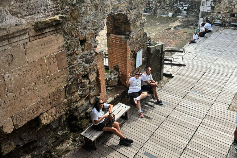 Toeristisch circuit van oud en nieuw Panama stad met lunch en drankjes