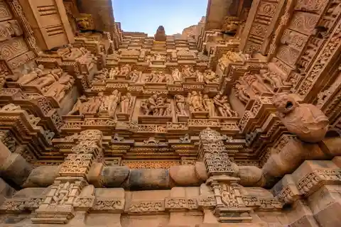 Khajuraho: Guided Day Tour with Entry Fees and Lunch