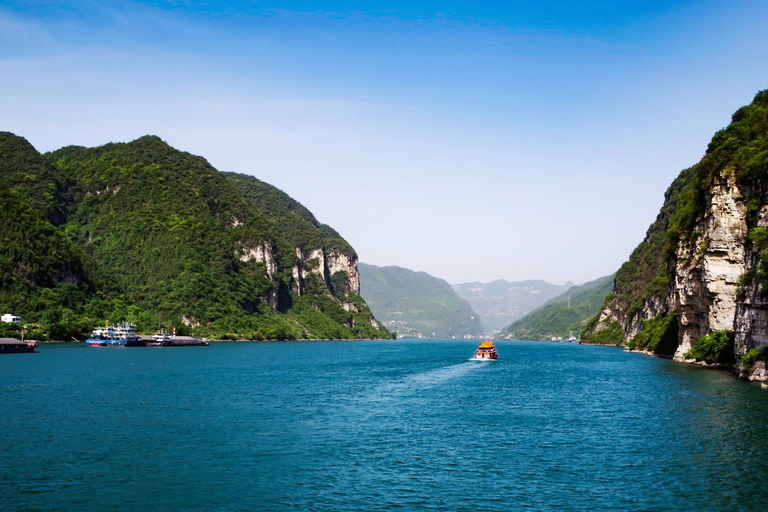 From Guilin: 6-Day Yangtze River Cruise with Excursions