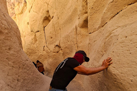 Arequipa: Private Sillar Route Tour + Culebrillas