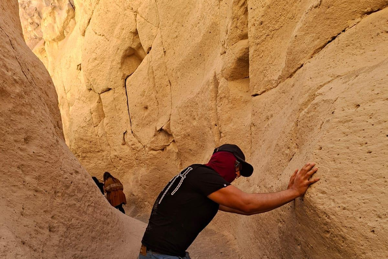 Arequipa: Private Sillar Route Tour + Culebrillas