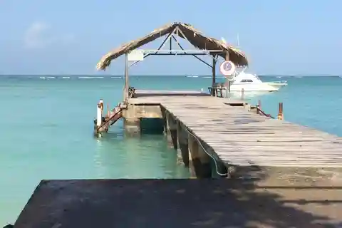 Scarborough: Design your individual Tobago excursion