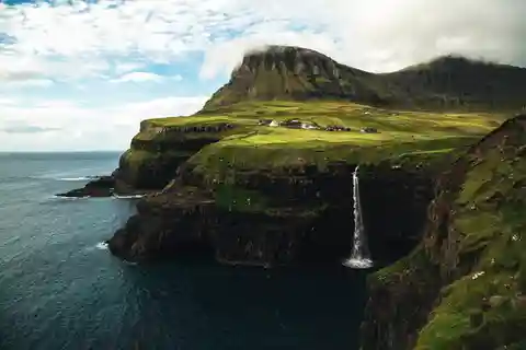 Faroe Islands: Private Tour to Wondrous Vágar Island