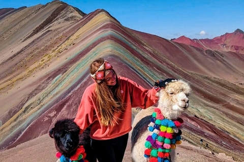 Von Cusco aus: Early-Access Rainbow Mountain & Red Valley Trek