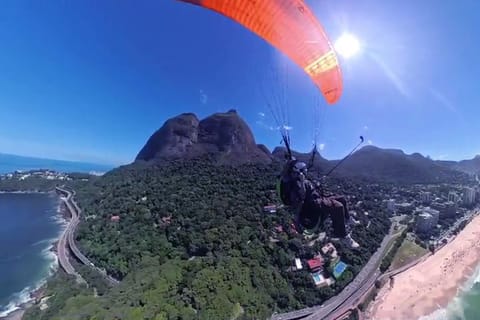 Rio de Janeiro: Paragliding Flights