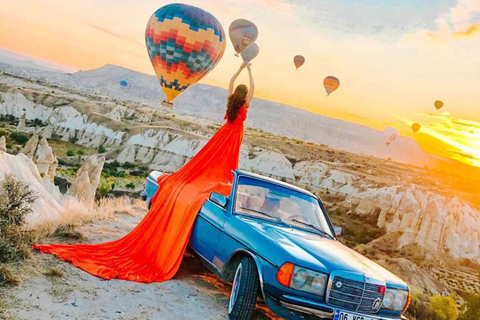 Ortahisar: ballonvaart met een klassieke auto in Cappadocië