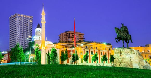 Tagestour Tirana und Kruja