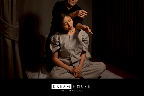 Bangkok: Dream House Thai Massage near Emquartier Aroma Oil Massage (60 mins)
