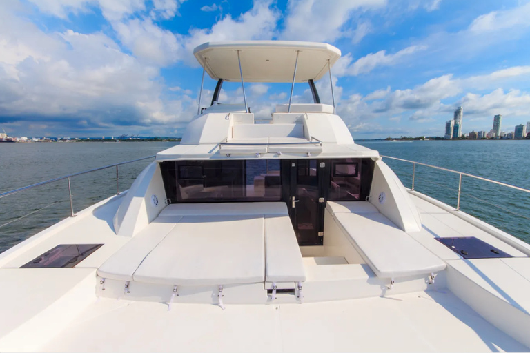 Kartagena: rejs katamaranem 43 Leopard po wyspach RosarioKartagena: 8-godzinny rejs katamaranem Leopard 43 po wyspach Rosario