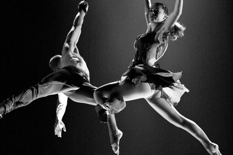 Sarrasani - spectacular show with exclusive 4-course dinner! Sarrasani - Spectacular Show with Exclusive 4-Course Dinner!